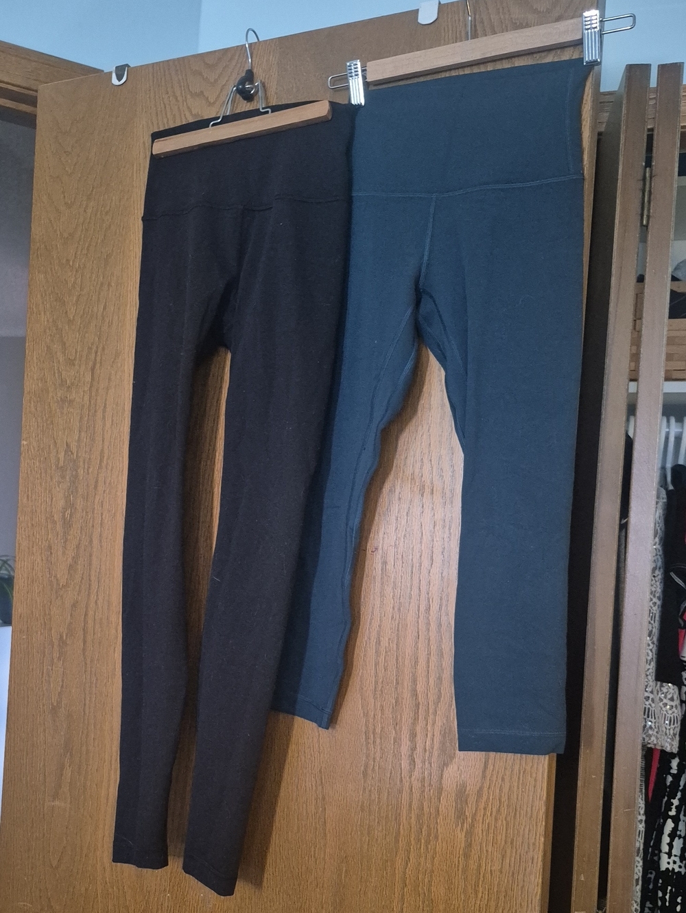 Lululemon Stretch Leggings - Black and Dark Green